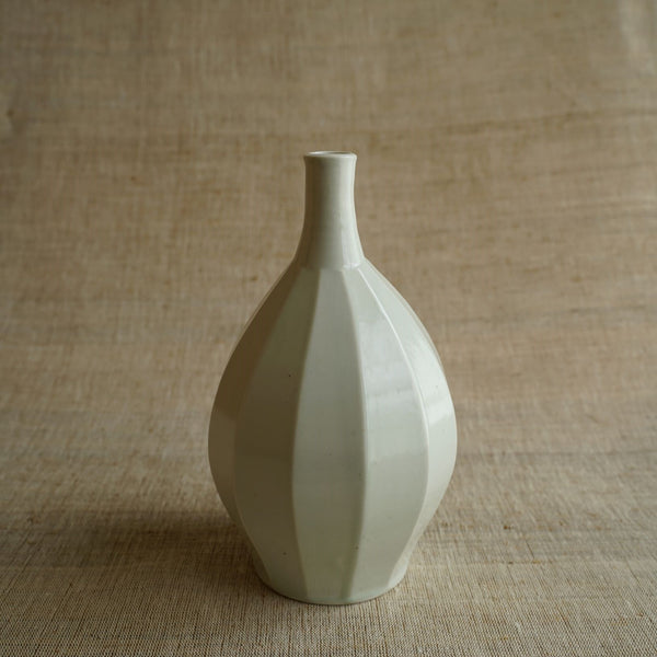 白磁面取花器B Hakuji Mentori Flower Vase B – 三窯